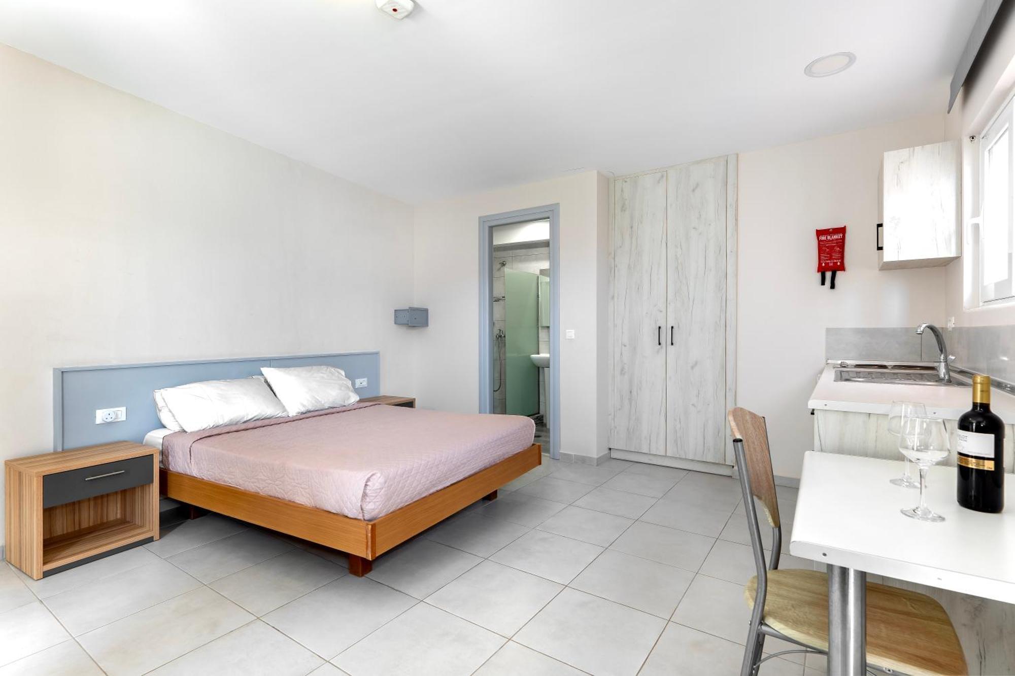 Hotel apartamentowy Anixis & 3*