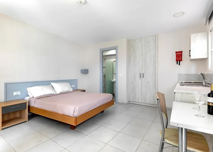Anixis Hotel & Apartments