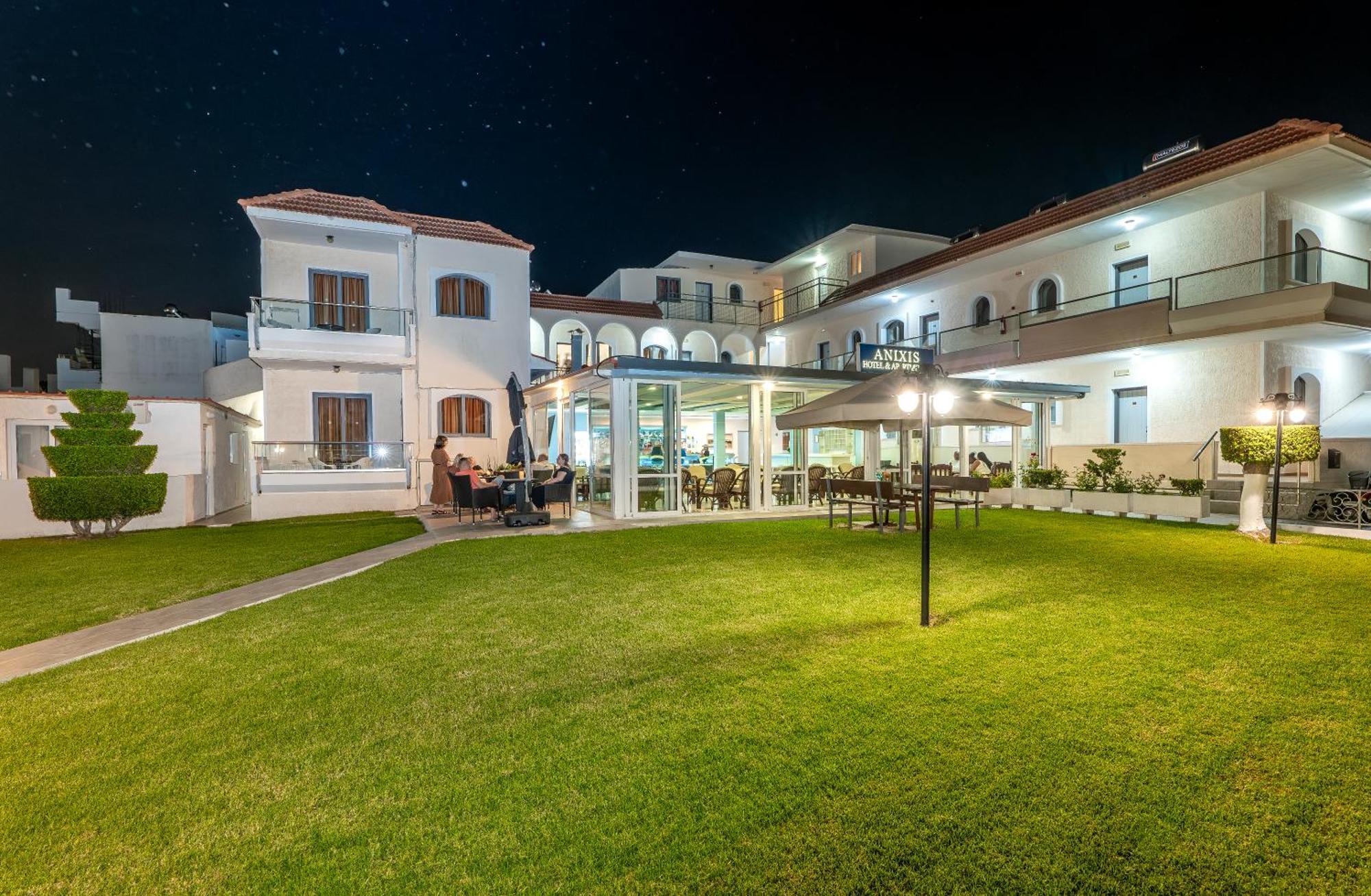 Anixis & Aparthotel 3*