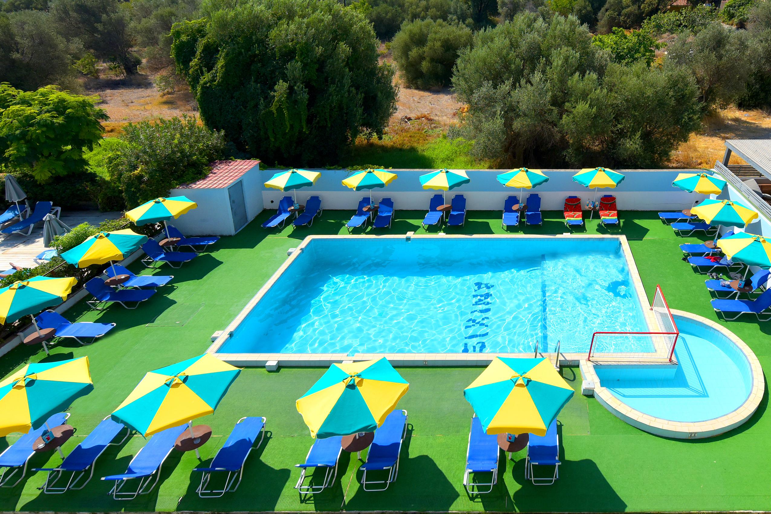 Aparthotel Anixis 3*